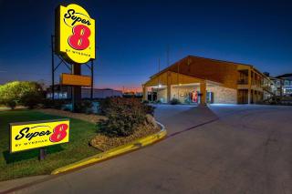 Super 8 by Wyndham Pleasanton - Pleasanton - 6