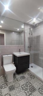Your Home From Home Near ExCel Private Parking - London - 5