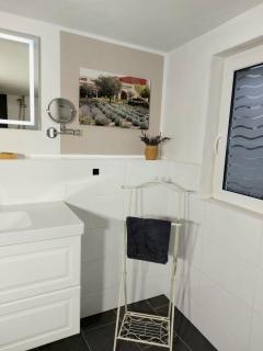 GUESTHOUSE - Ferienwohnung Ennepetal im Heilenbecker Tal - Ennepetal - 3