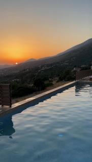 Lorraine's Cottage Style Studios, shared swimming pool and bbq only for guests at Simotata village - Cefalonia - 8