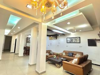2 rooms and huge hall for parties - 7