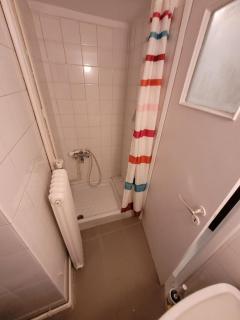 Quiet apartment in family house - Atene - 9