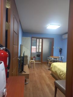 Solomon Room - - 4