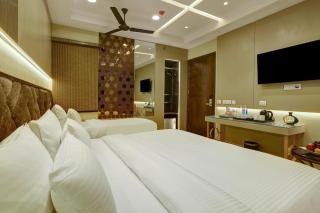 Hotel The Viking - Near New Delhi Railway & Connaught Place - 1