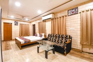 FabExpress Golden Suites - Nr Park Circus 7 point - Kalkutta - 7