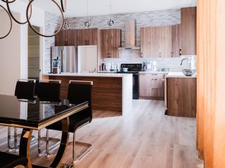 Spacious 5-Bedroom Home in Murray with Garden Views - Murray - 7