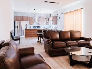 Spacious 5-Bedroom Home in Murray with Garden Views - Murray - 9
