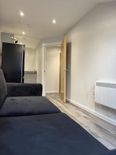 Cozy Liverpool Hideaway - Central 1-Bed Perfect for Couples & Solo Travelers - Liverpool - 8