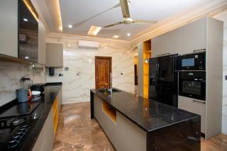 4 Bedroom Apartment North Legon - North Legon - 6