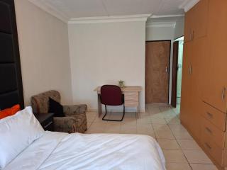 Two Bedroom Ensuite in Polokwane - 8