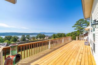 Adelines Lake View Elegant Home in Gated Community Sleeps 15 - Russellville - 8