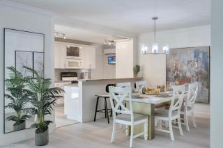 Tropical 3BR Escape with Pool, 7 Min Drive to Beach - Hollywood - 1