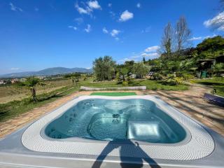 Spoleto Poolside - apt sleeps 4 on beautiful campus - 1 km max Spoleto central - Spoleto - 9