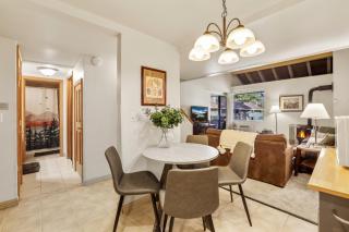 Lakeland Village 2 Bed Condo Pool View - 1