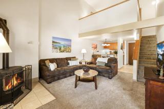 Lakeland Village 2 Bed Condo Pool View - 6