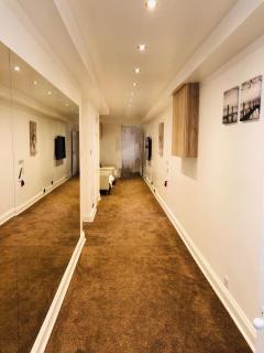 Large Group Friendly South Belgravia 4BR Apt - London - 2