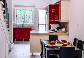 H&O Royal Townhouse in Center Paphos - 1