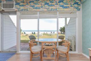 Oceanfront VA Beach Condo Enjoy Fall Festivities! - 5