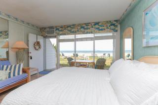 Oceanfront VA Beach Condo Enjoy Fall Festivities! - 2