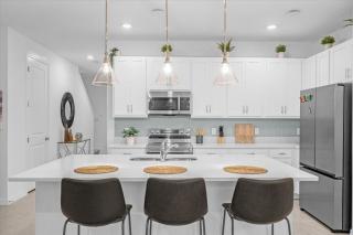 654 LD - Tranquil Oasis 3BR Luxury Villa at Festival Resort - 2