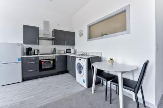 Cosy 1 Bed Budget Apartment in Dudley - Dudley - 3