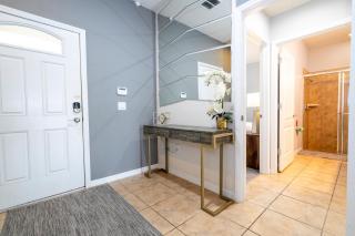 Fabulous 5BR Townhome Pet Friendly - Private Pool - Windsor Island - Kissimmee - 2