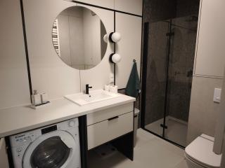 Kameralny NOWY Apartament w centrum miasta, Duży Parking, FV, Luksusowo wyposażony, PS5, Balkon, Klimatyzacja, Taras, Winda, Wyposażona kuchnia - Starogard Gdański - 5