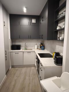 Kameralny NOWY Apartament w centrum miasta, Duży Parking, FV, Luksusowo wyposażony, PS5, Balkon, Klimatyzacja, Taras, Winda, Wyposażona kuchnia - Starogard Gdański - 4