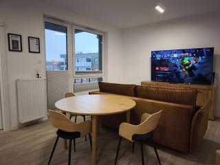 Kameralny NOWY Apartament w centrum miasta, Duży Parking, FV, Luksusowo wyposażony, PS5, Balkon, Klimatyzacja, Taras, Winda, Wyposażona kuchnia - Starogard Gdański - 0