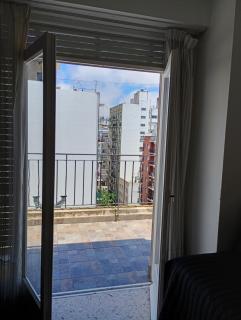 Excelente departamento con balcón terraza - 6