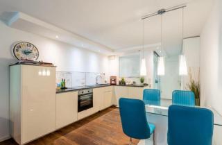 Chic Apartment MetroStation - 2