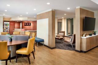 TownePlace Suites by Marriott Milwaukee Grafton - 4