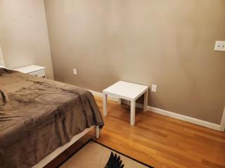 Queen Bed with Work Station 1st Floor - Burlington - 6