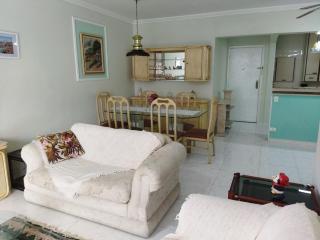 Apartamento Praia Pitangueiras em local nobre - Guarujá - 0