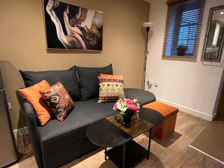 Glastonbury Mystic, Split-Level 1 BD, Sleep 3 - 9