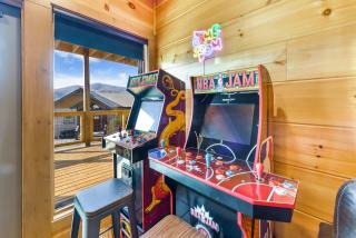 Big Bear Shack - Handicap Accessible & Dog Friendly - Gatlinburg - 1