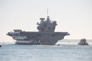 Seafront apartment with Off Road Parking - 8