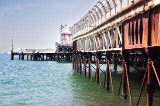 Seafront apartment with Off Road Parking - 9