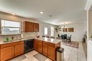 Spacious Home 11 Mi to San Antonio River Walk - 2