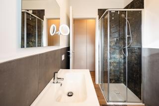 Modern Grey Flat in Verona - Verona - 6