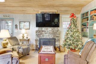 Walk to Downtown and Lake Twain Harte Cabin - Twain Harte - 7