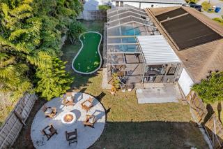 Poolside Fun Games Perfect Family Escape - 1