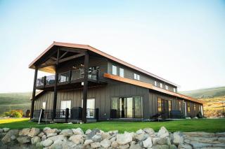 Sleeps 40, Pool House - Garden City - 0