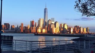 Very posh 1 bed room apartment -City Views, walk to Subway and Ferry, 15 minutes to Manhattan, Min 30 days stay - Jersey City - 0