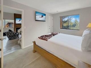 Canyons Resort, Community Hot Tub Retreat, Slopes located steps away! - 1
