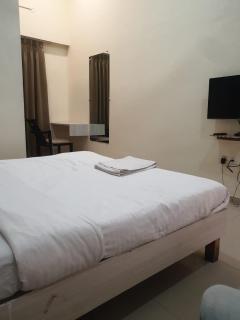 Hotel AP Rooms - Surat - 3