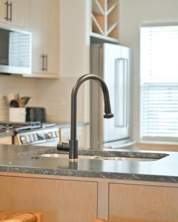 Urban Plaza Luxe 1-Family- Steps away from Plaza District - 7