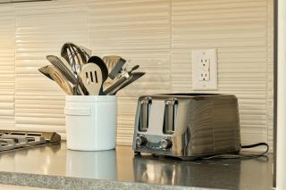 Urban Plaza Luxe 1-Family- Steps away from Plaza District - 5