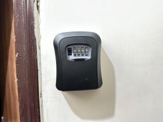Our AC Home 100m away from medanta hospital - Gurgaon - 1