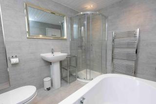 Awelon Holiday Cottage sleeps 10, Hot Tub, Log Burner, North Wales, Porthmadog - 3